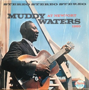 MUDDY WATERS - At Newport (&quot;86 US  The Original Chess Masters   Chess STEREO CH-9198&quot;)